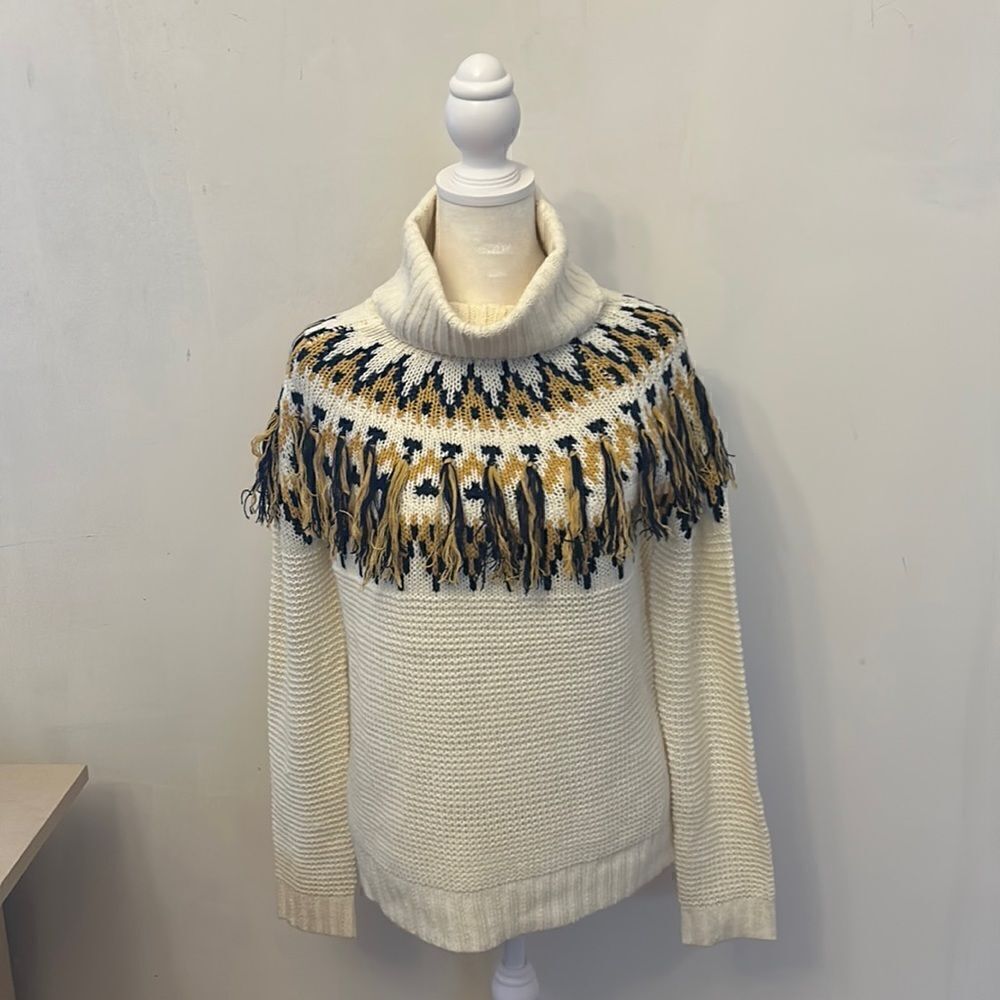 Romeo + Juliet Couture ivory fringed cowl neck sweater Size S New